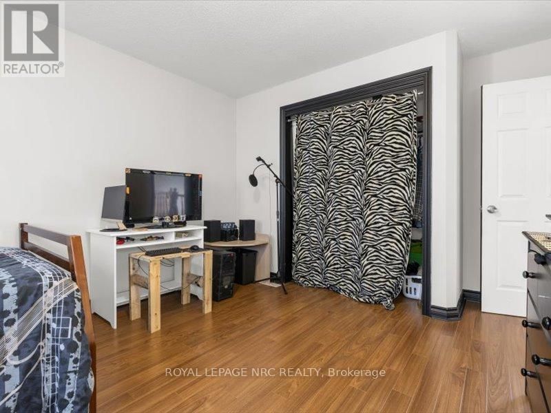 358 GRANTHAM AVENUE Image 21