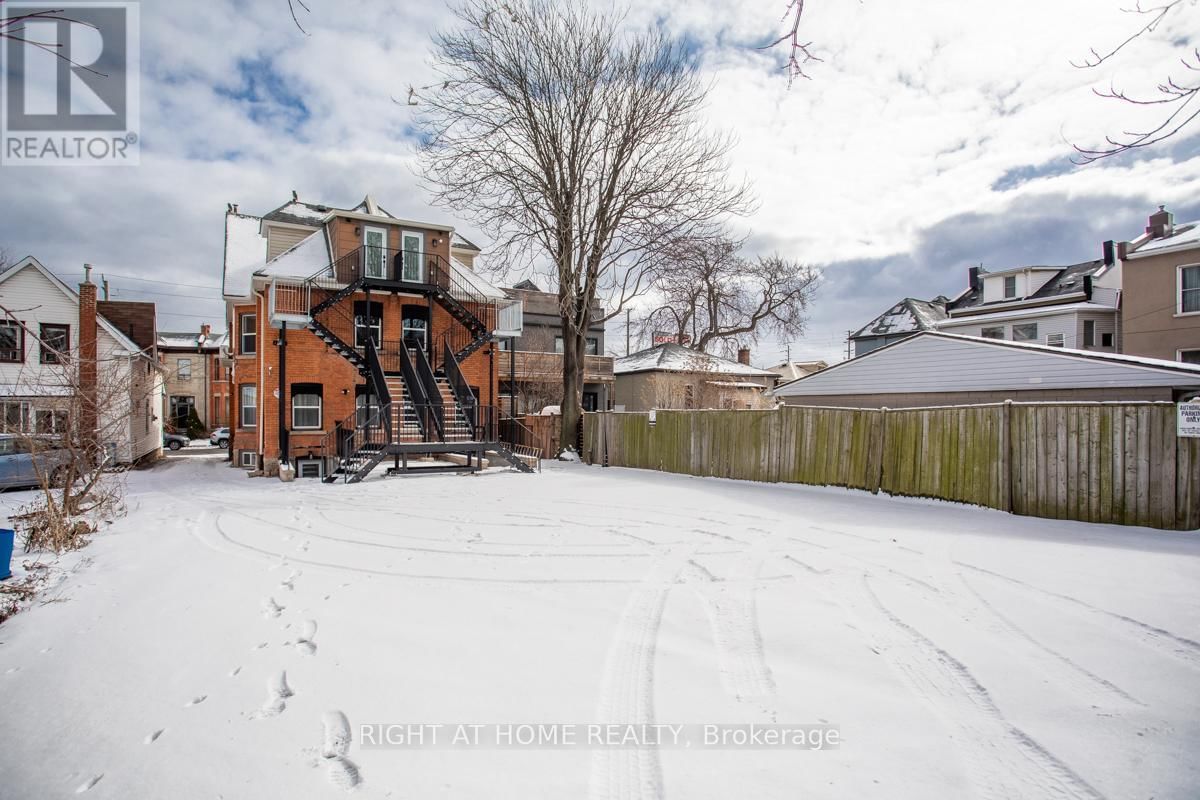 1 - 113 CATHARINE STREET NORTH Image 19