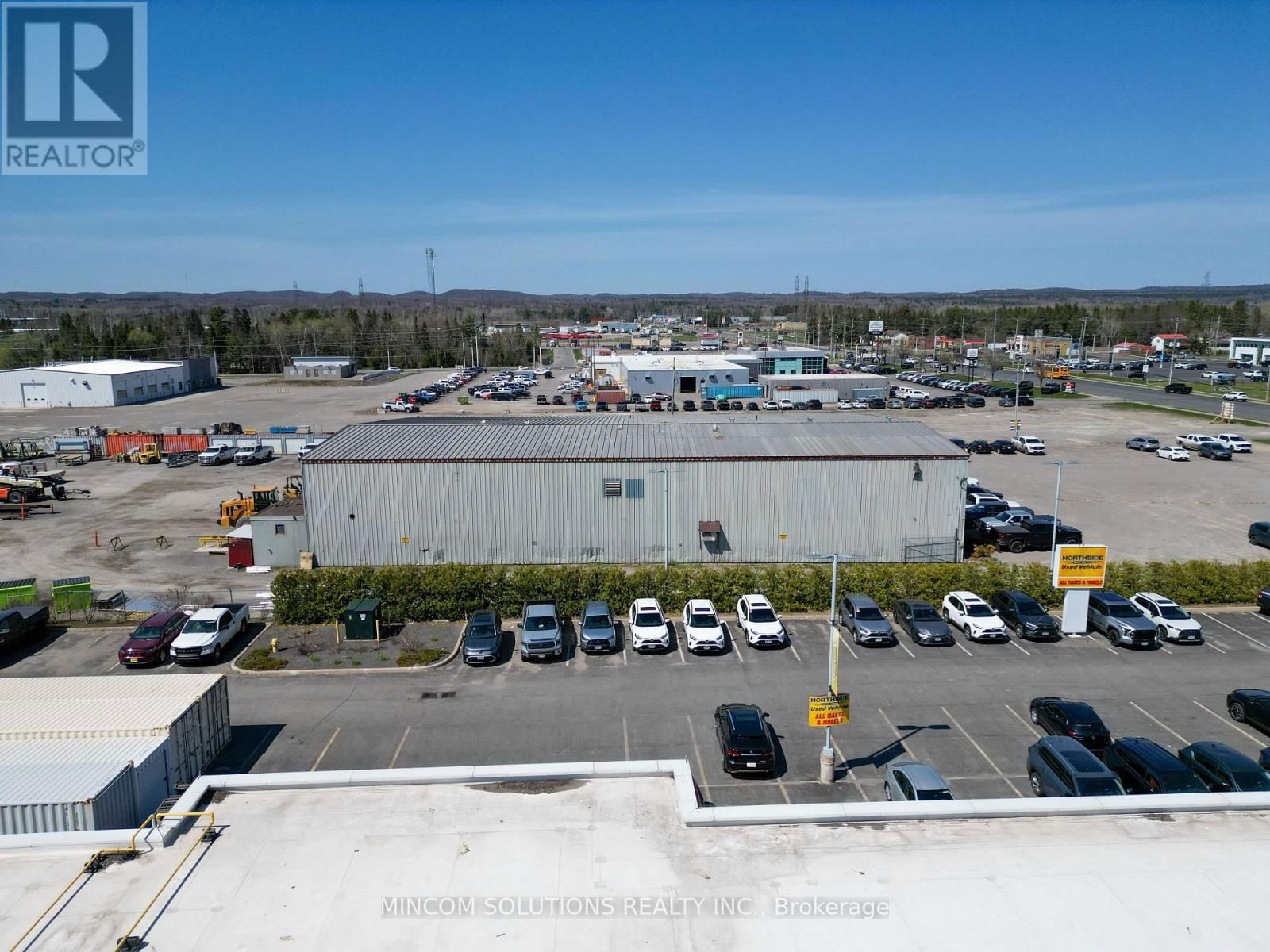 815 GREAT NORTHERN ROAD Image 14