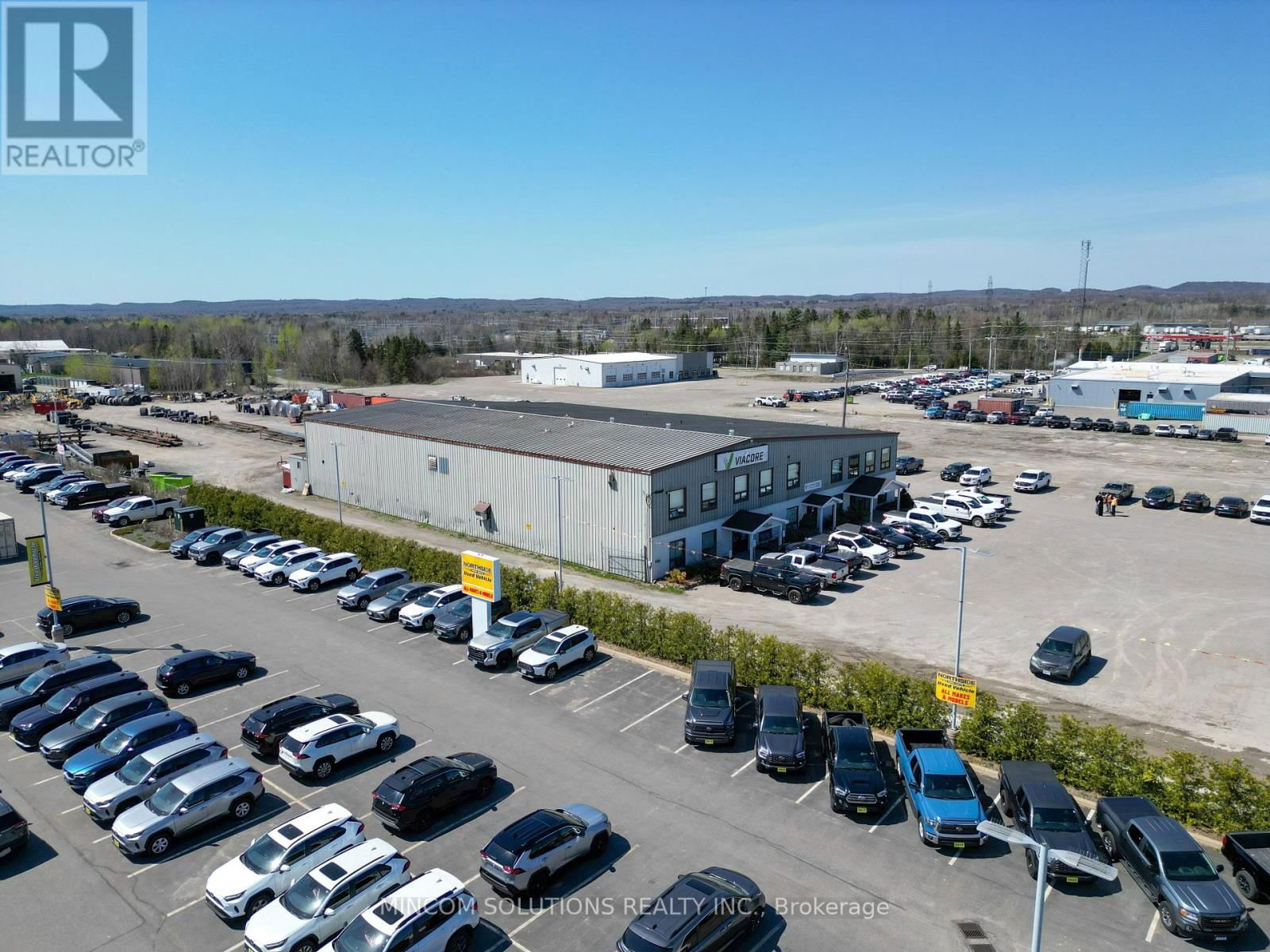 815 GREAT NORTHERN ROAD Image 15