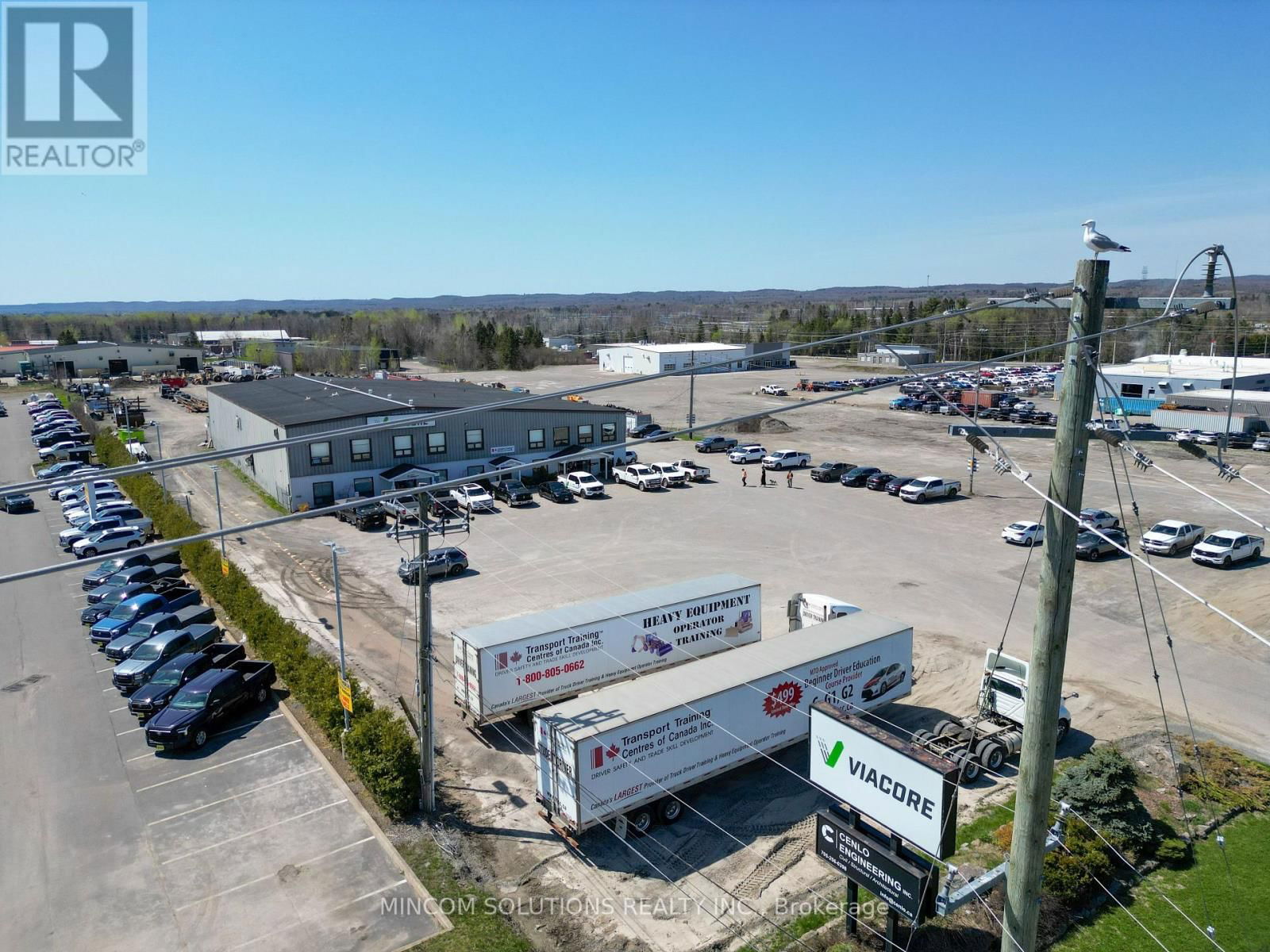 815 GREAT NORTHERN ROAD Image 16