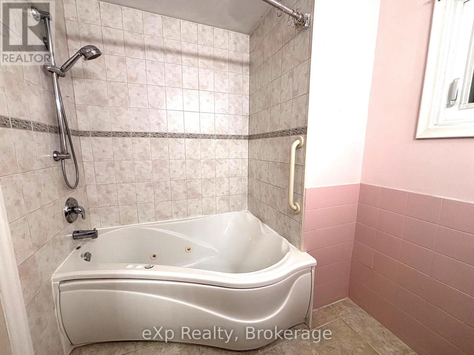 11 ELIZABETH STREET Image 16