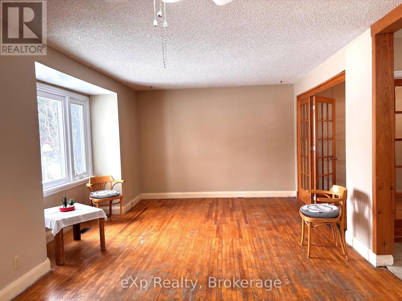 11 ELIZABETH STREET Image 8