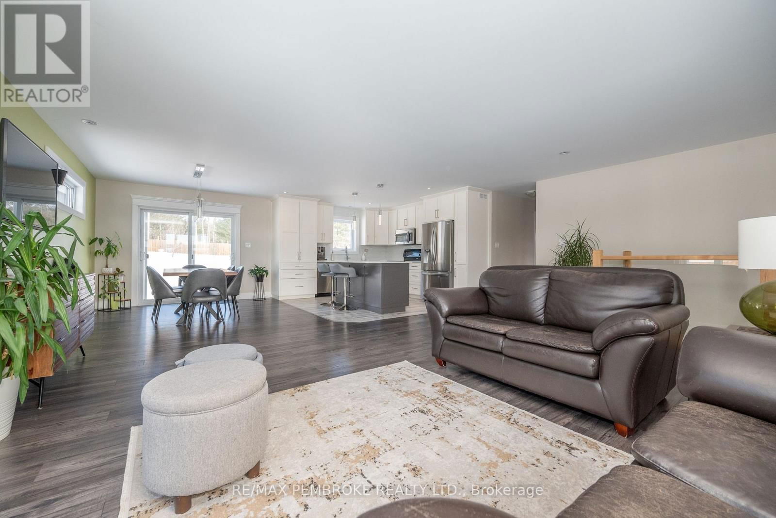 23 NOBLE CRESCENT Image 16