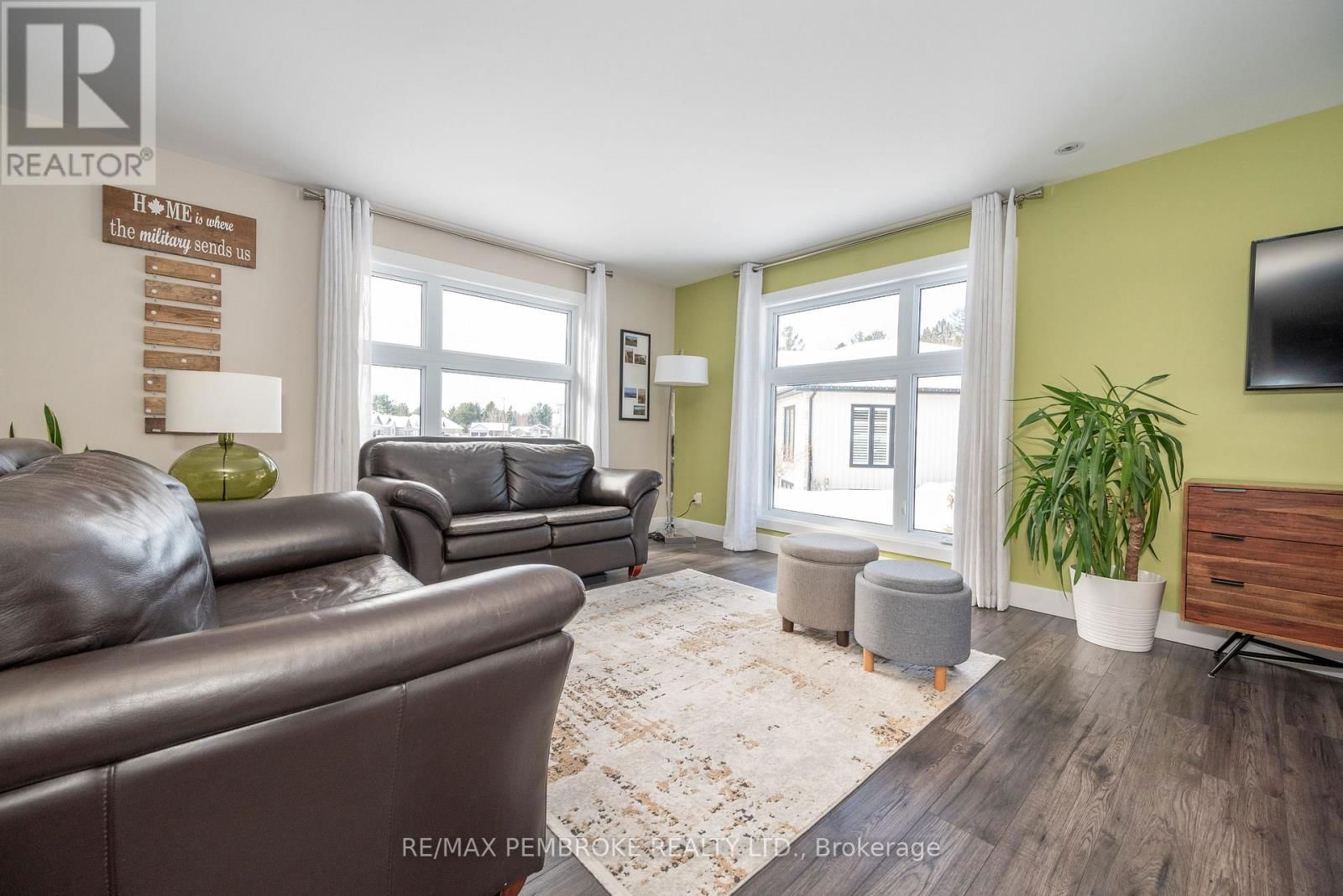 23 NOBLE CRESCENT Image 18