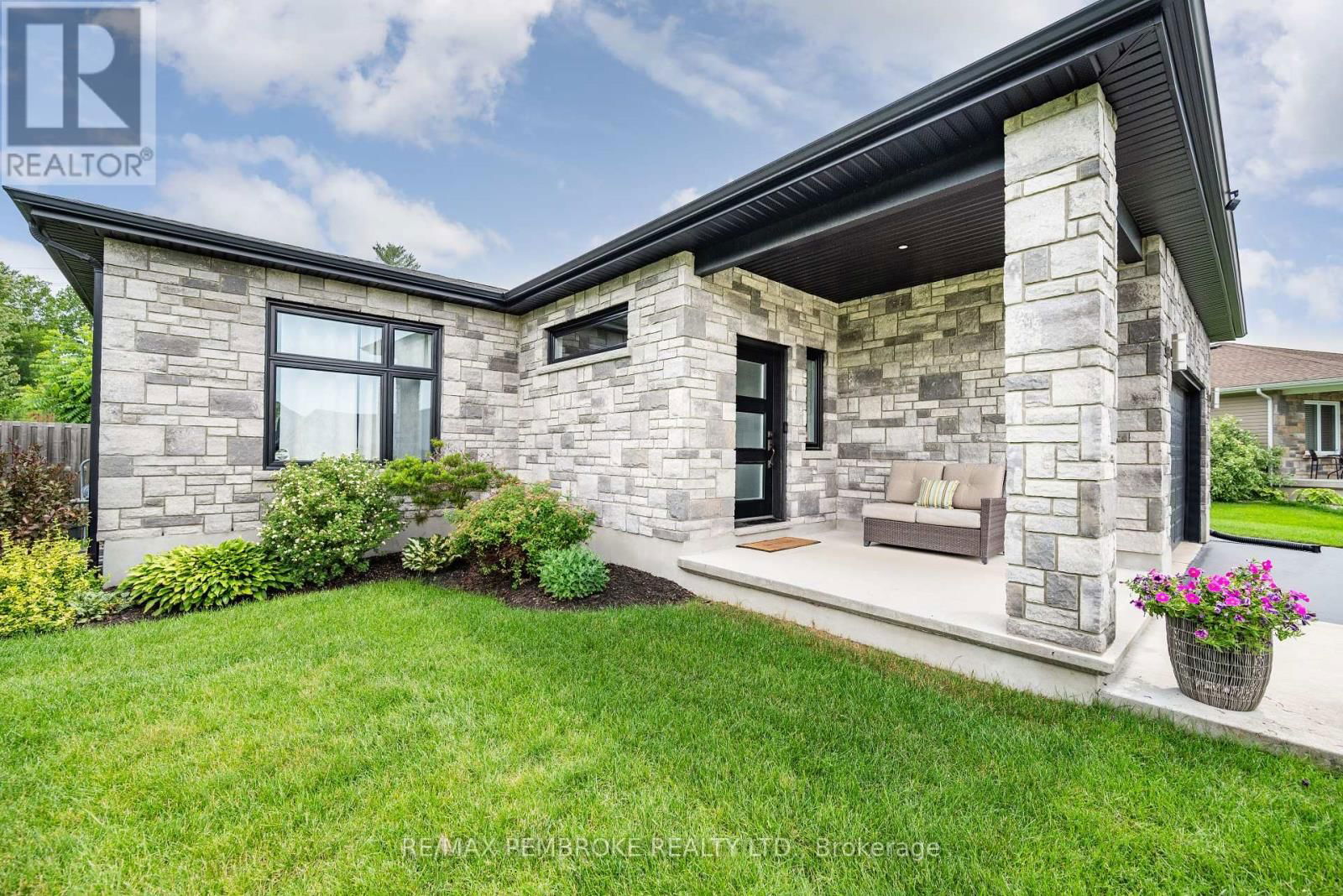 23 NOBLE CRESCENT Image 2