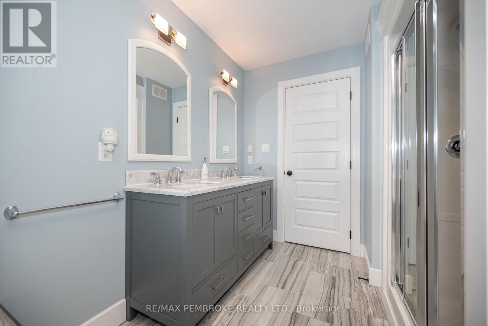 23 NOBLE CRESCENT Image 25