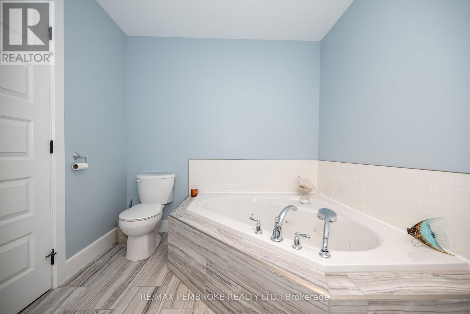 23 NOBLE CRESCENT Image 26
