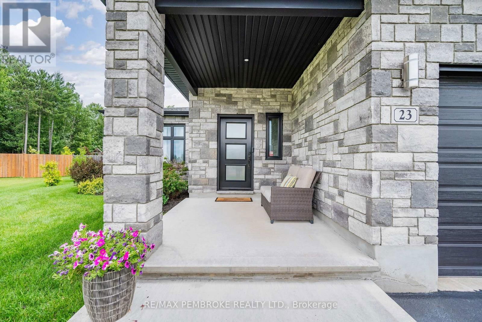 23 NOBLE CRESCENT Image 3