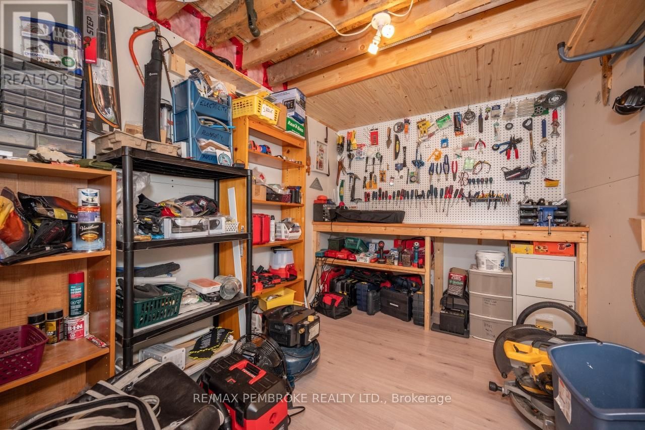 23 NOBLE CRESCENT Image 38