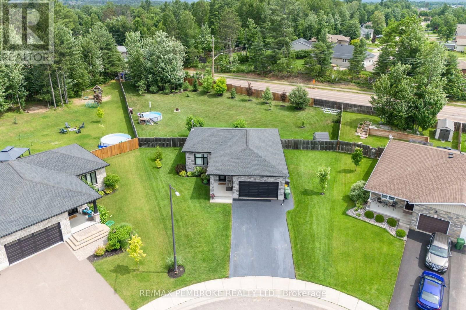 23 NOBLE CRESCENT Image 40