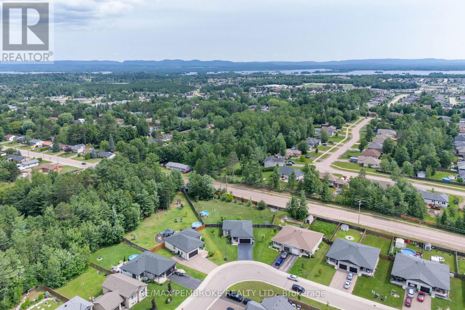 23 NOBLE CRESCENT Image 43