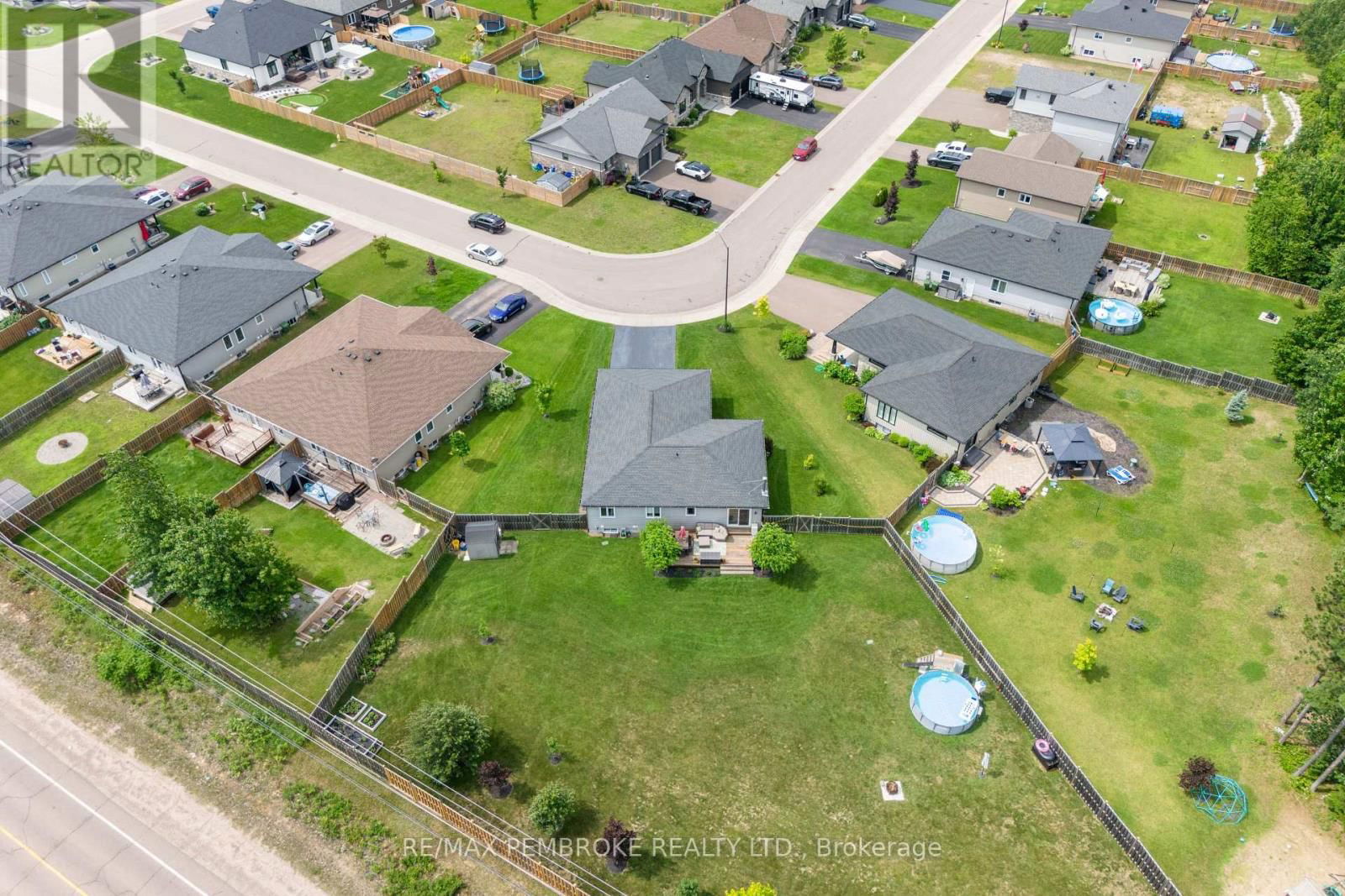 23 NOBLE CRESCENT Image 44