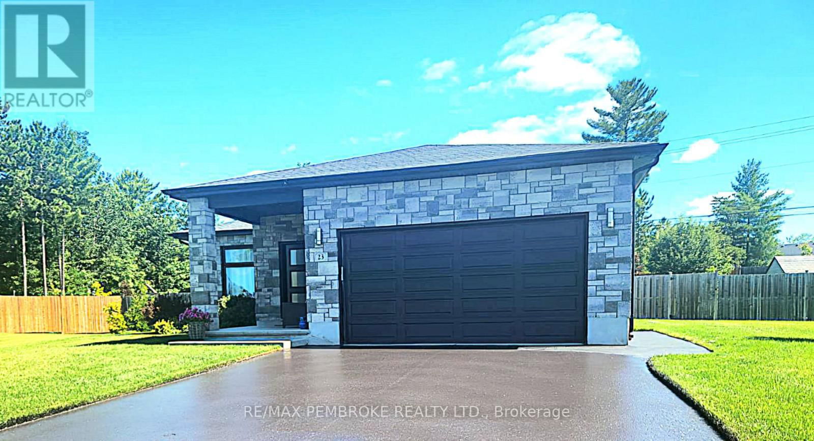 23 NOBLE CRESCENT Image 49