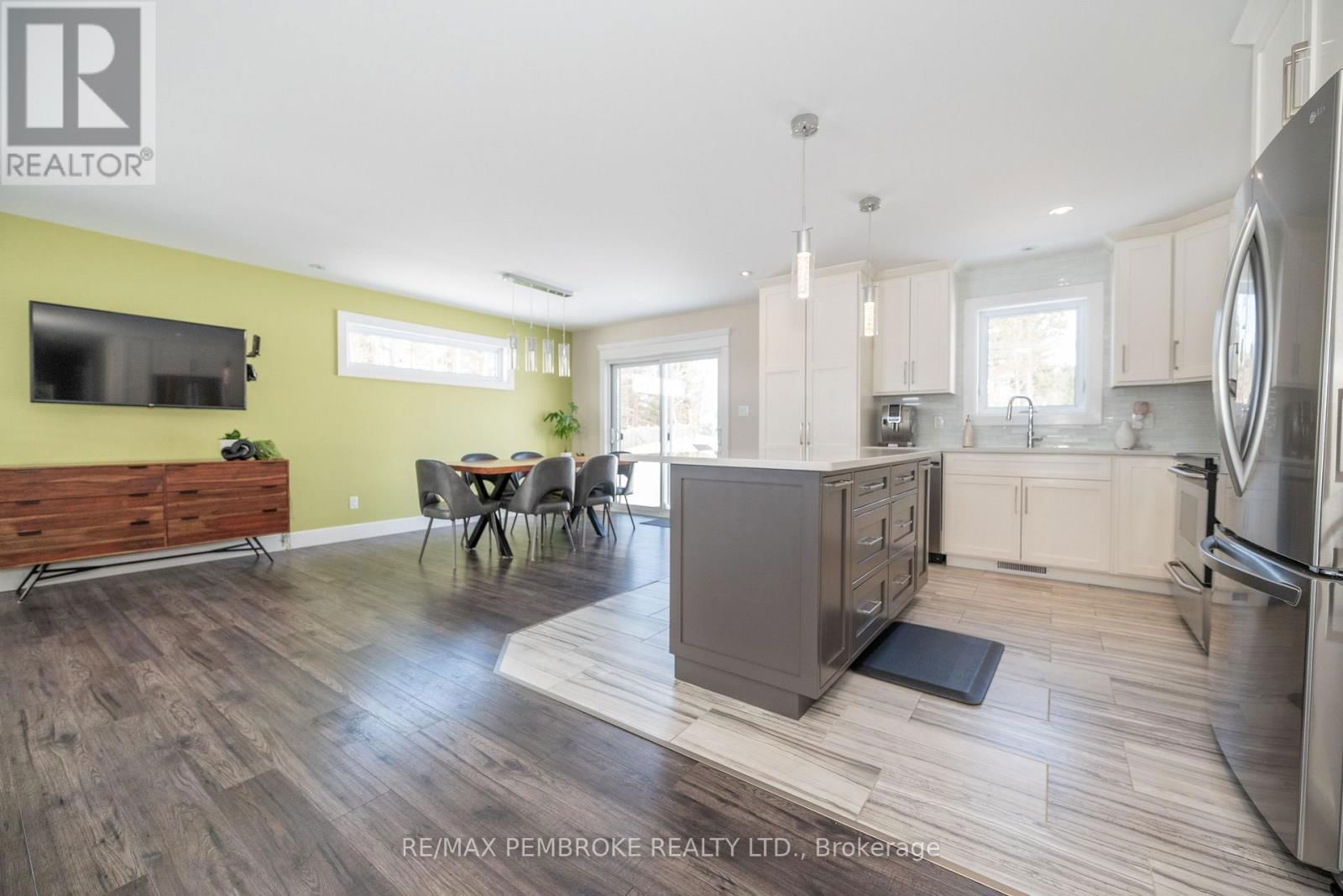 23 NOBLE CRESCENT Image 8