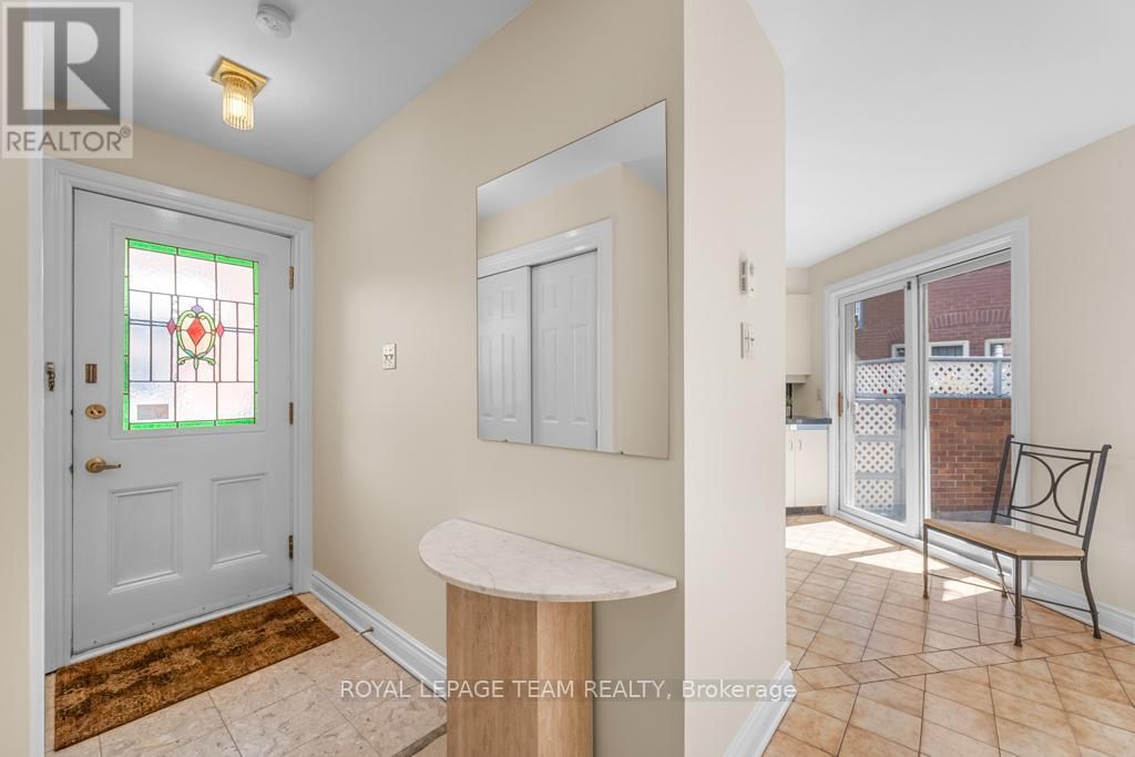 9 - 292 LAURIER AVENUE Image 20