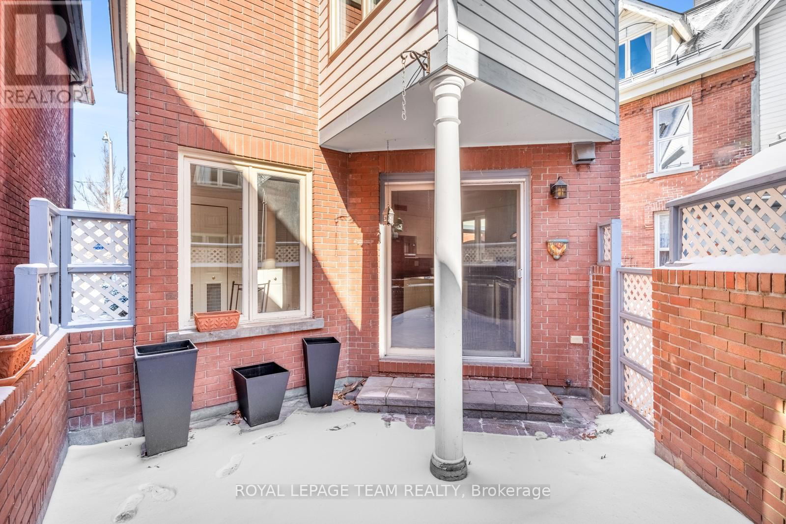 9 - 292 LAURIER AVENUE Image 21