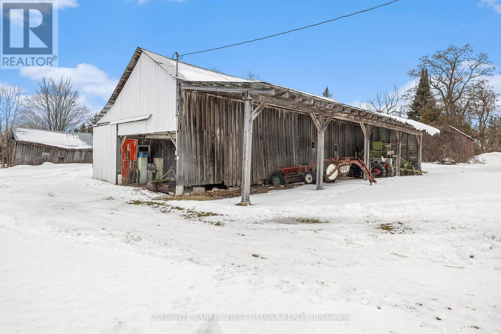 2061 CHRISTIE LAKE ROAD Image 28