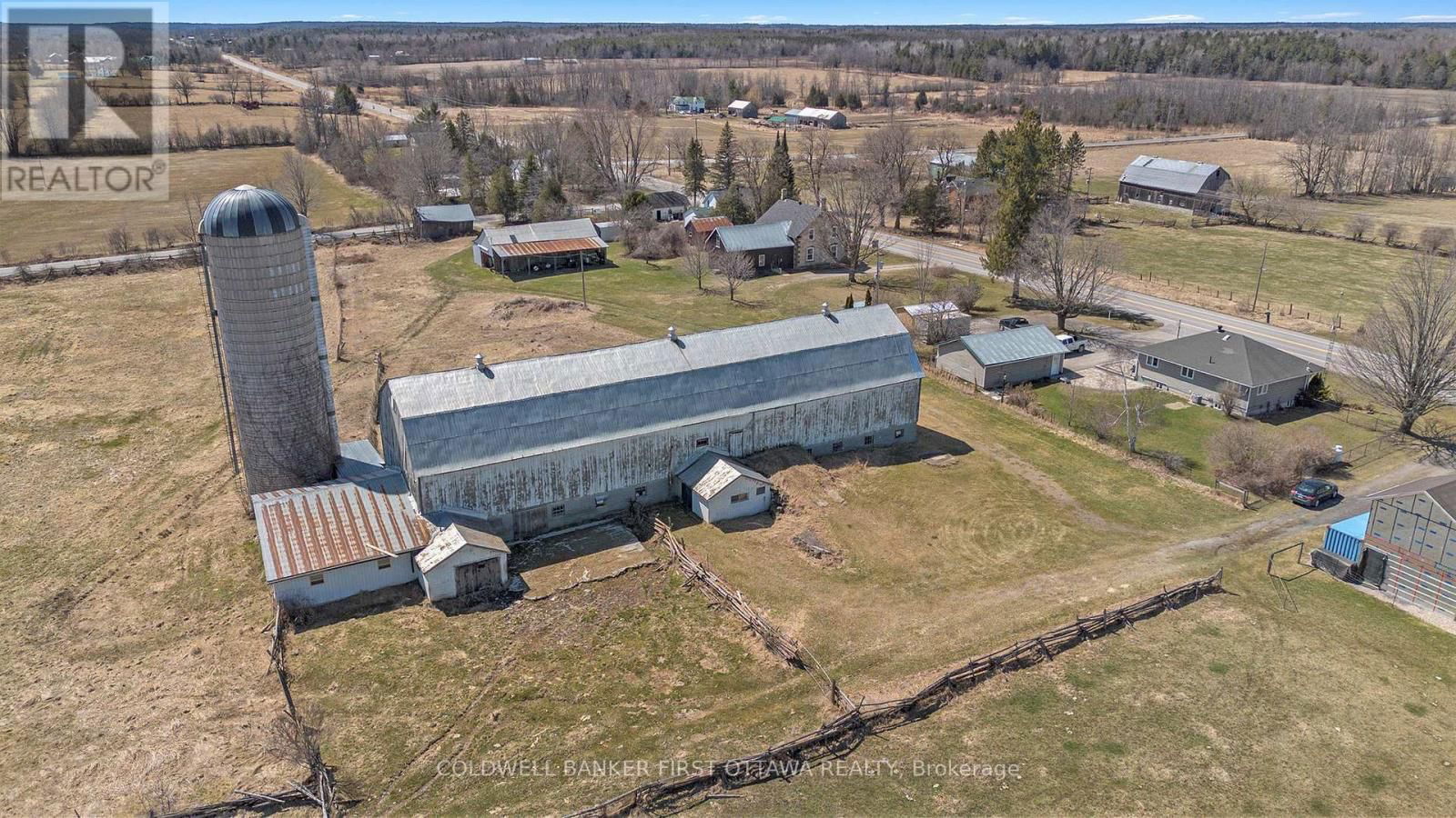 2061 CHRISTIE LAKE ROAD Image 47