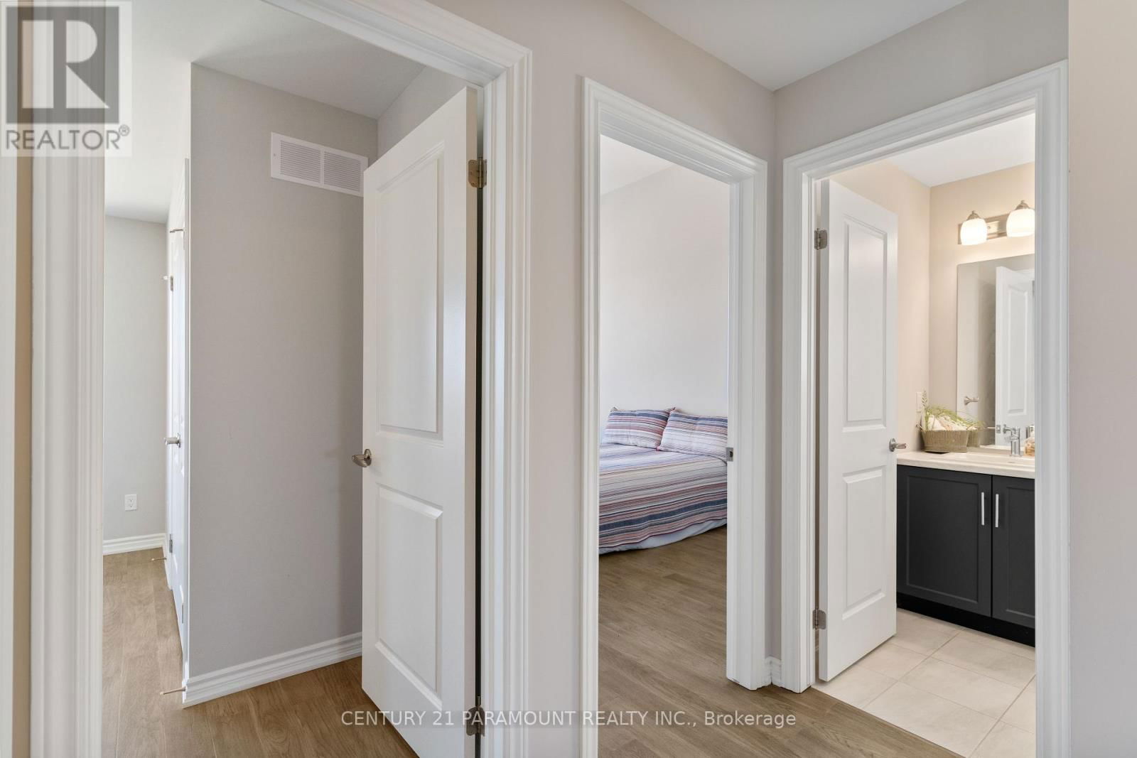 72 BRADLEY AVENUE Image 32