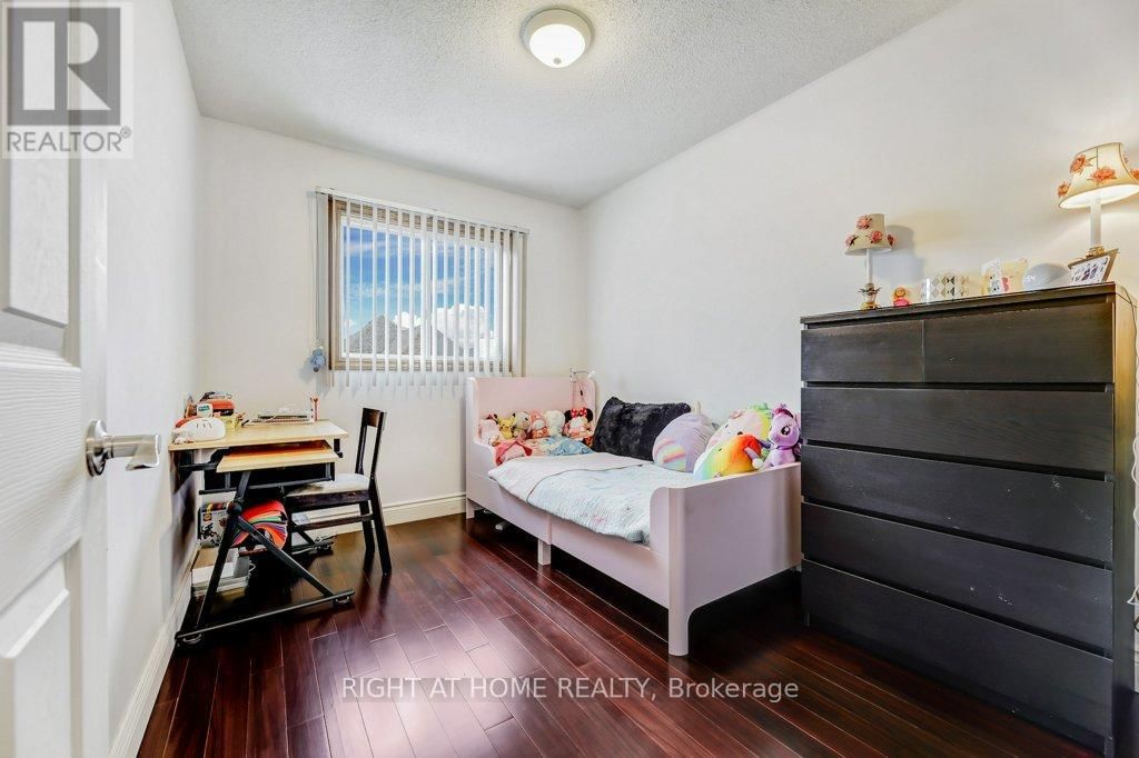 32 WILLIAM STREET Image 27