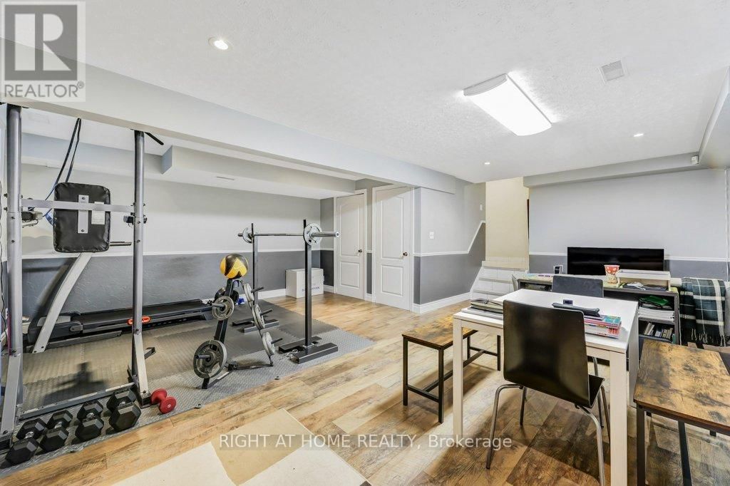 32 WILLIAM STREET Image 32