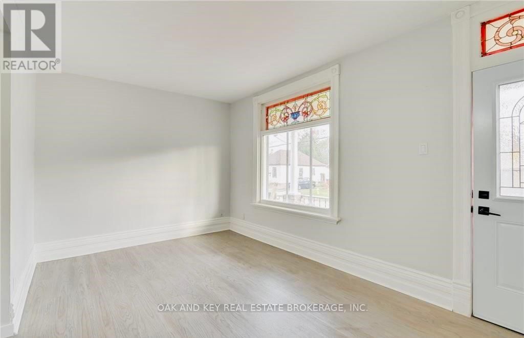 918 PRINCESS STREET Image 4