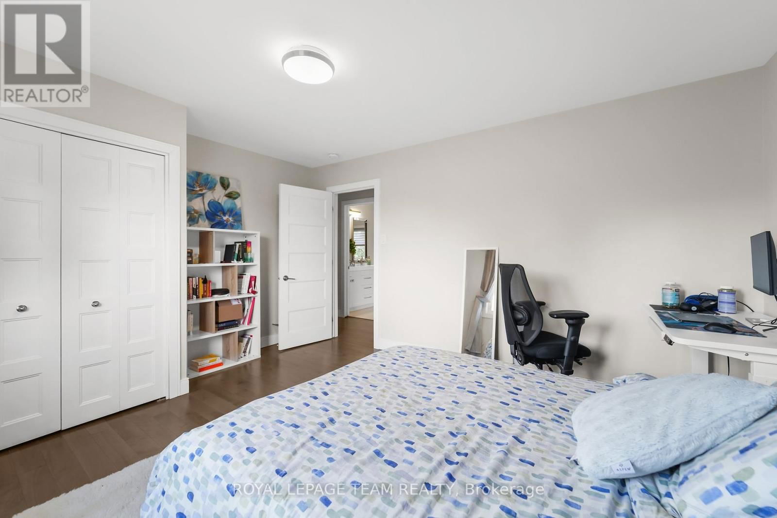 1107 NORMANDY CRESCENT Image 24