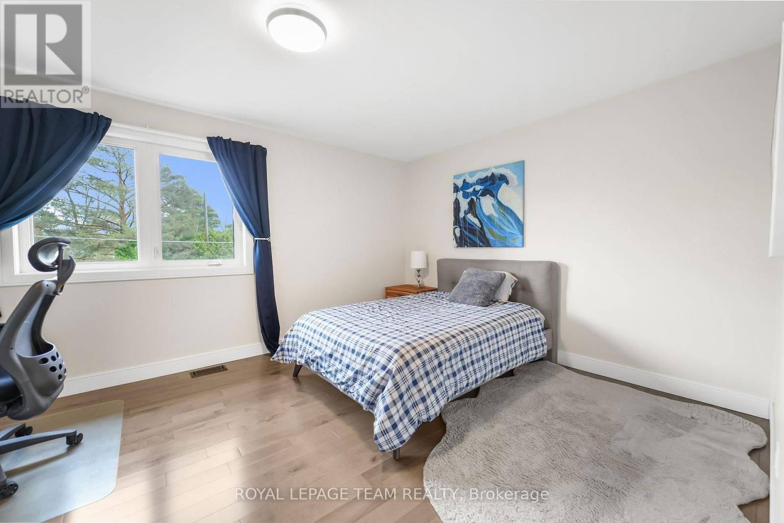 1107 NORMANDY CRESCENT Image 25
