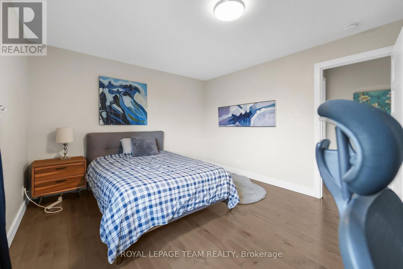 1107 NORMANDY CRESCENT Image 26