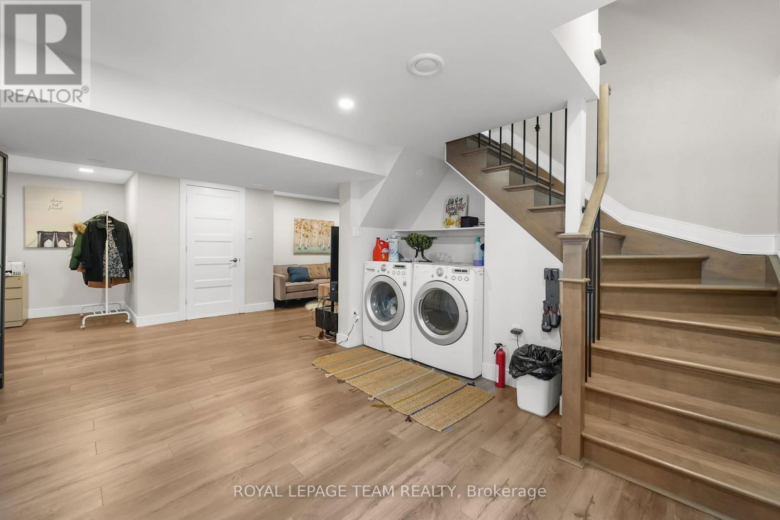 1107 NORMANDY CRESCENT Image 31