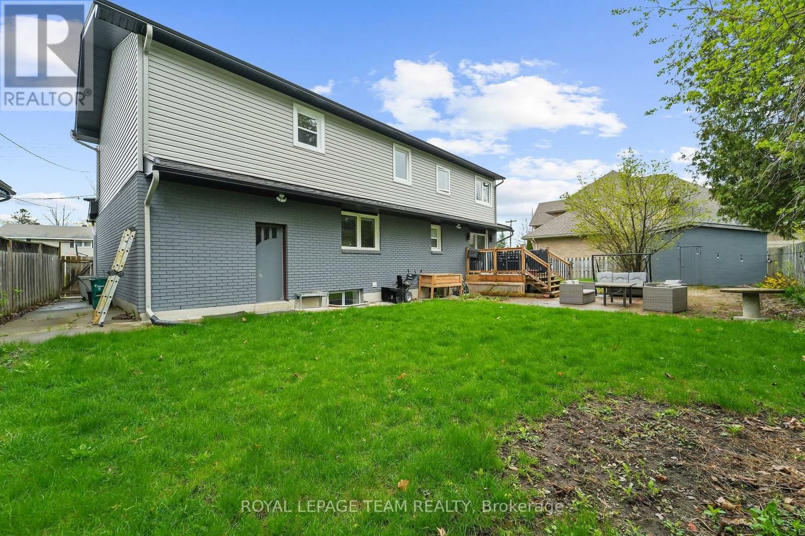 1107 NORMANDY CRESCENT Image 37