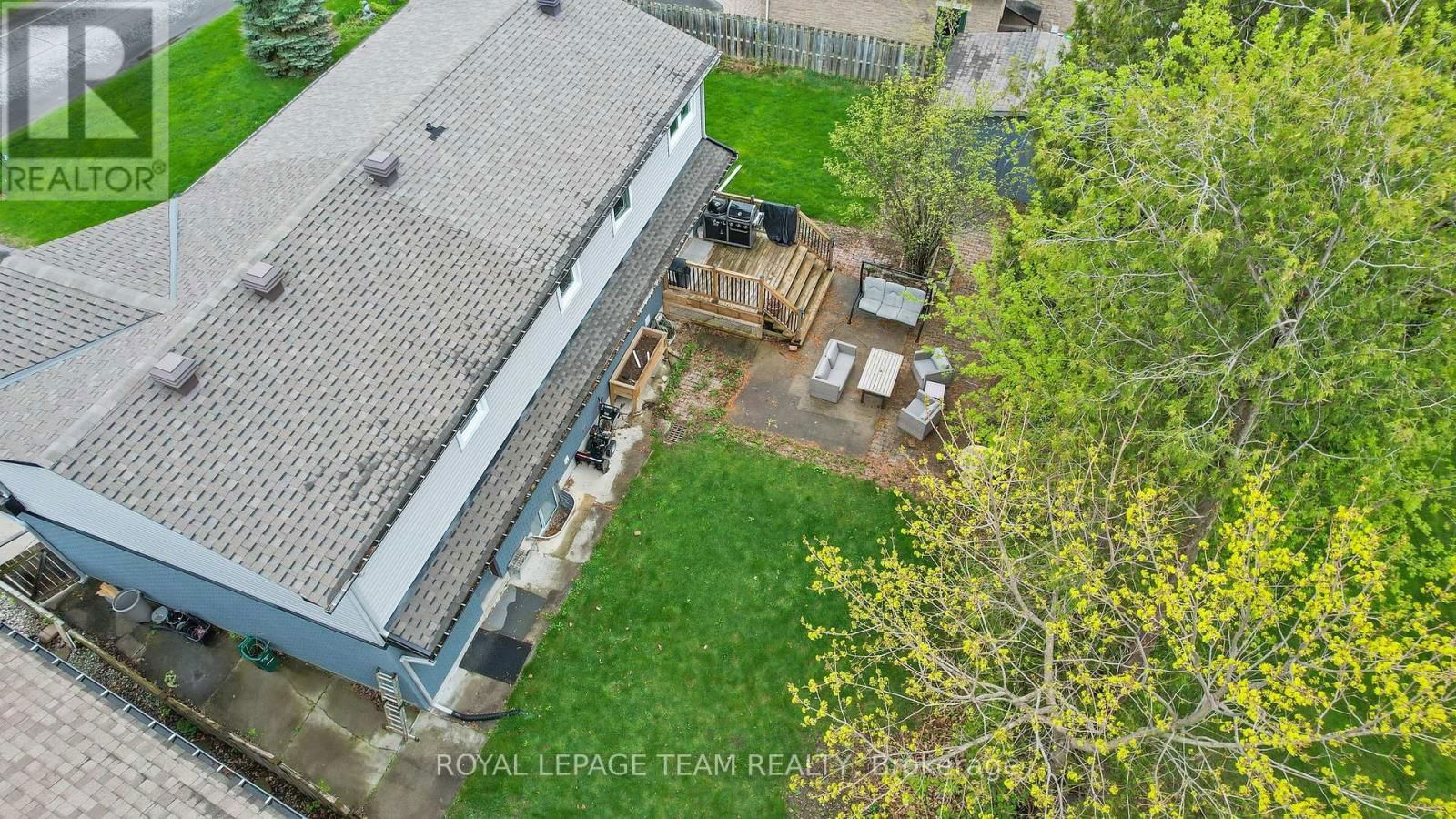 1107 NORMANDY CRESCENT Image 38