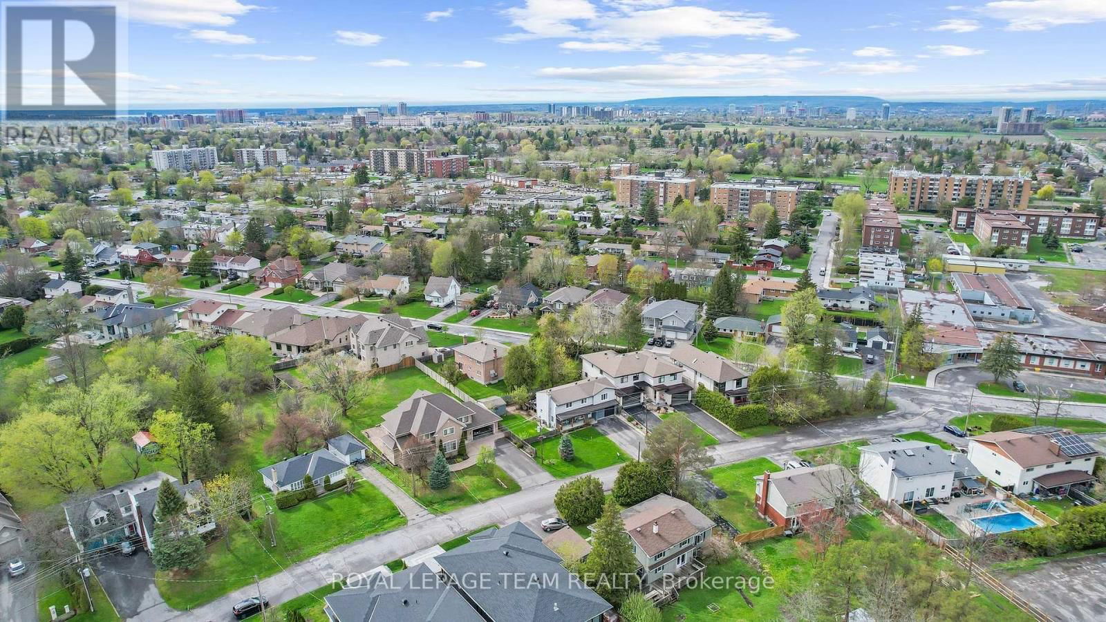 1107 NORMANDY CRESCENT Image 40