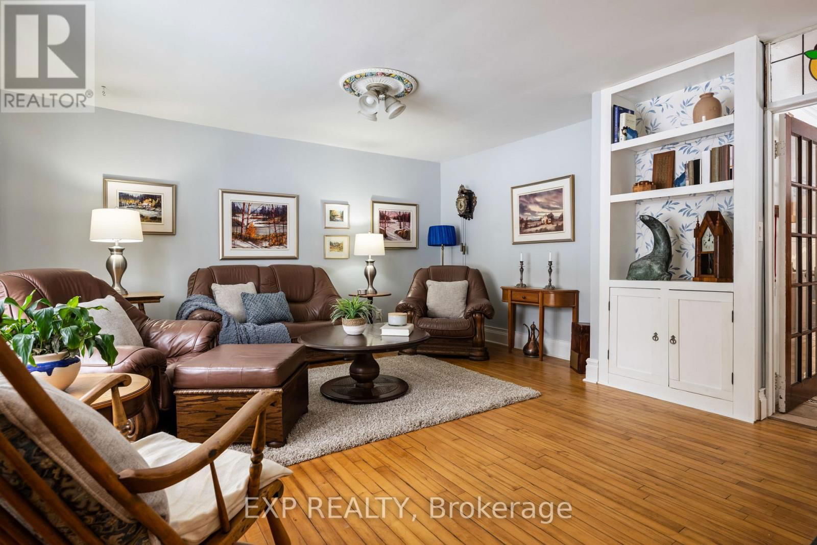 16 MILL STREET Image 12