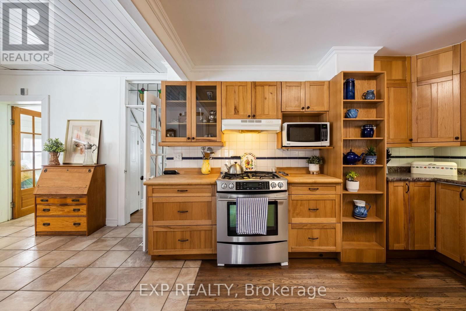 16 MILL STREET Image 9