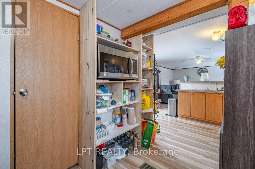 19 - 5633 BATH ROAD Image 12