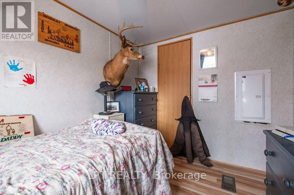 19 - 5633 BATH ROAD Image 16