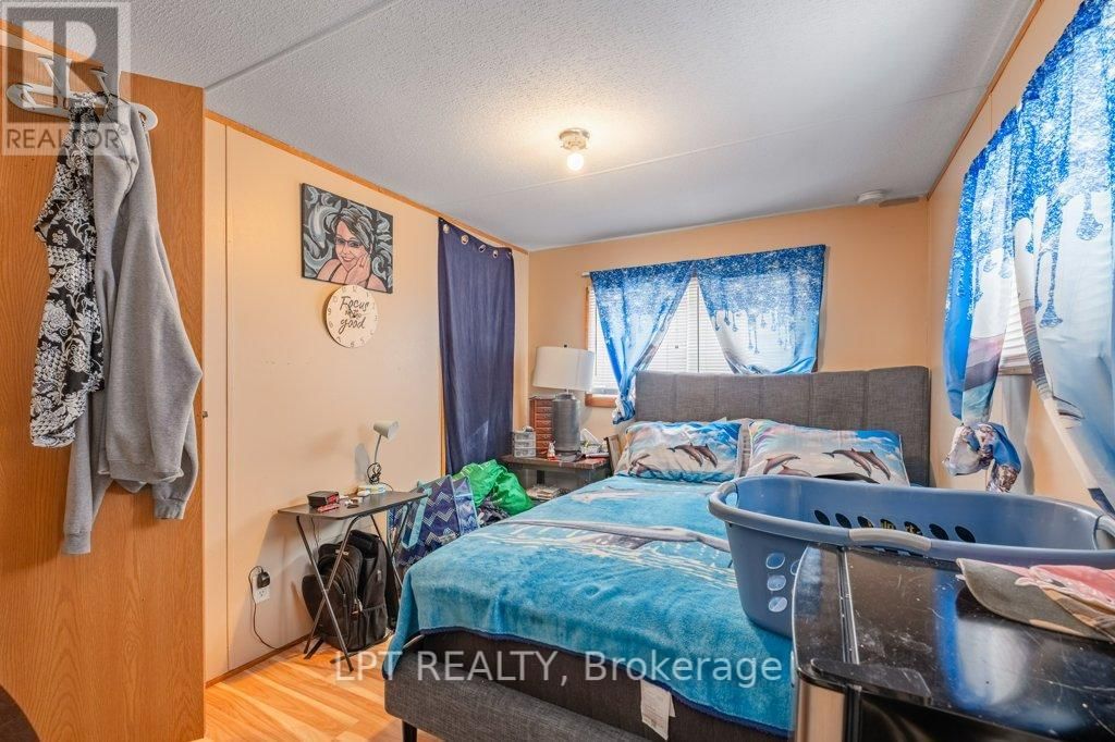 19 - 5633 BATH ROAD Image 17
