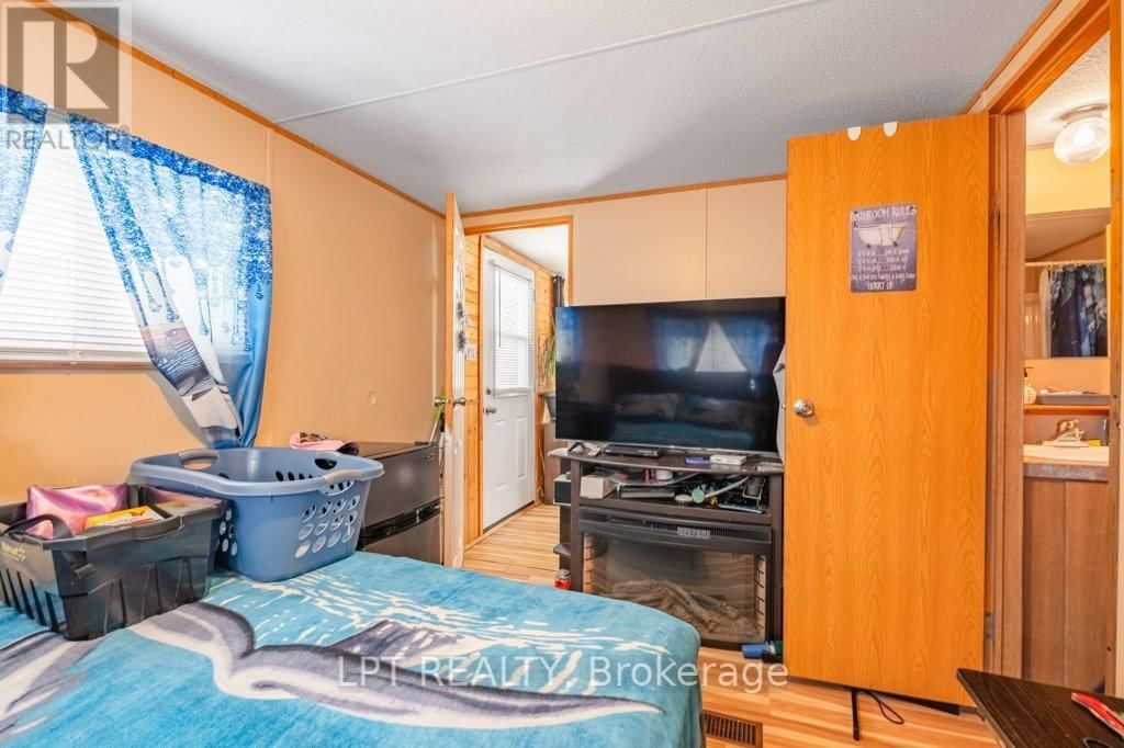 19 - 5633 BATH ROAD Image 18