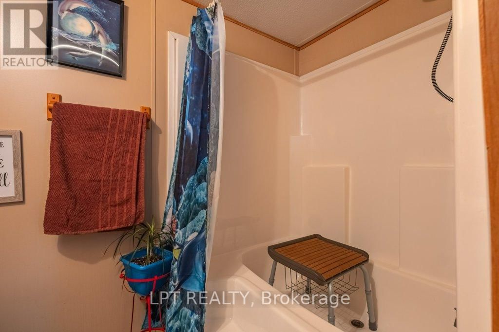 19 - 5633 BATH ROAD Image 20