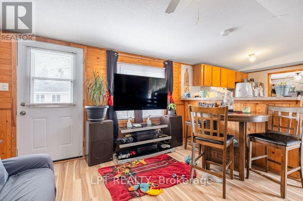 19 - 5633 BATH ROAD Image 4