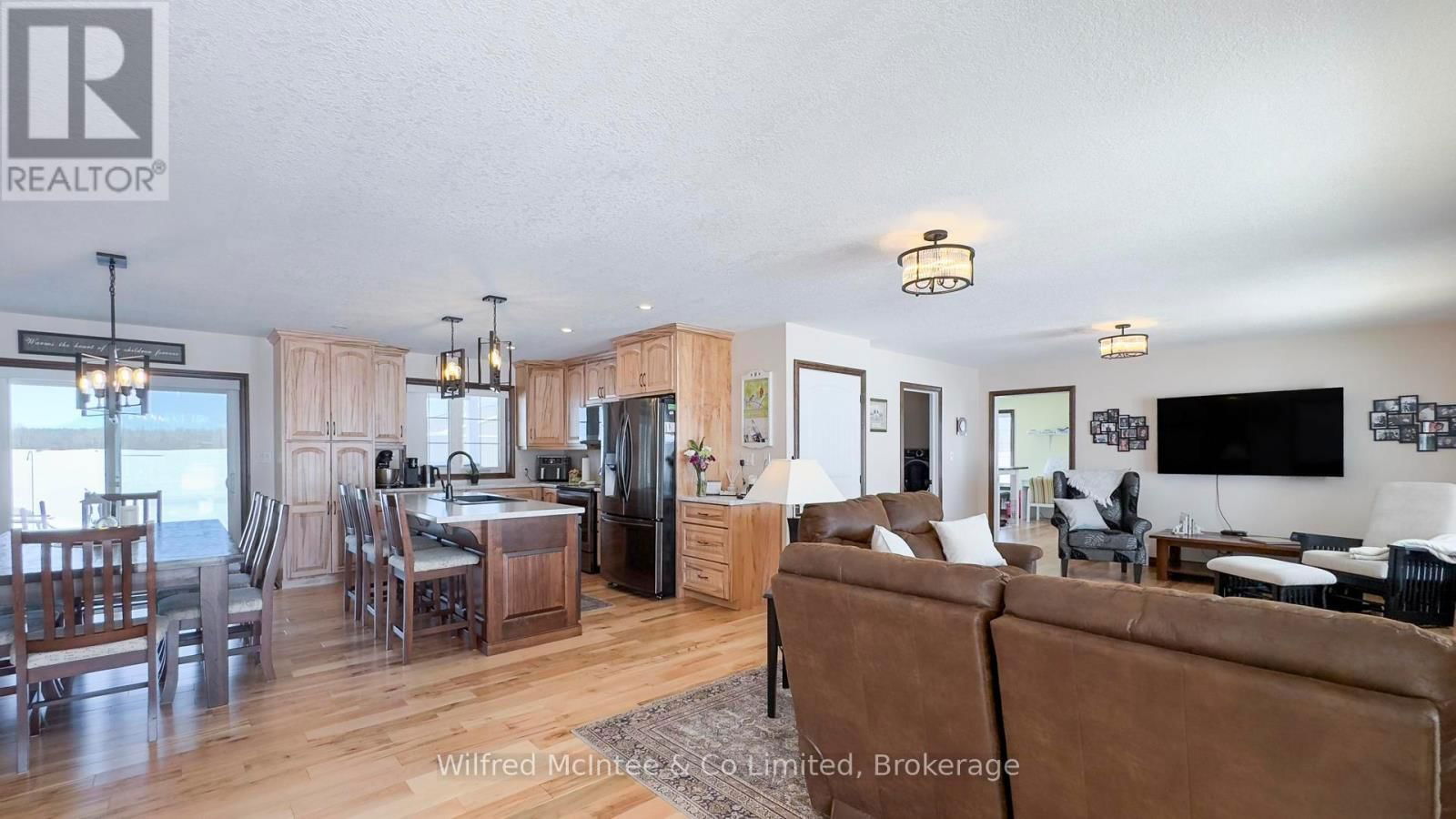 422 HAYES LAKE AVENUE Image 16