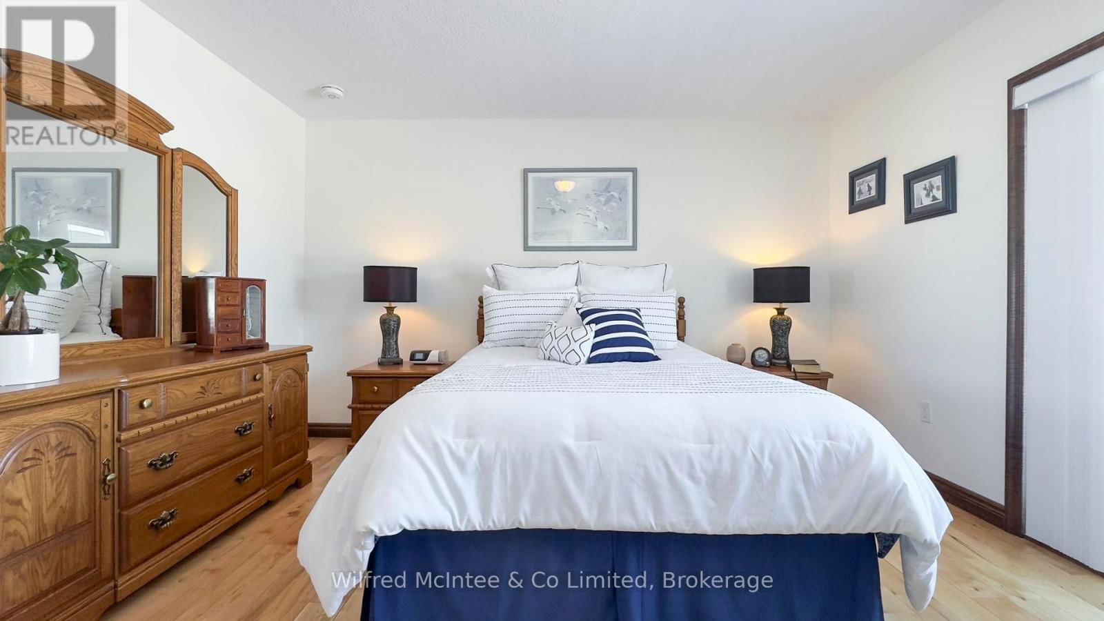 422 HAYES LAKE AVENUE Image 32