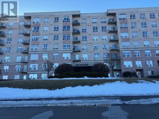 112 - 350 WELLINGTON STREET Image 1