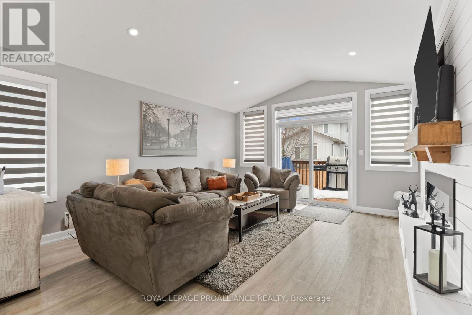 90 ALDERSGATE DRIVE Image 16