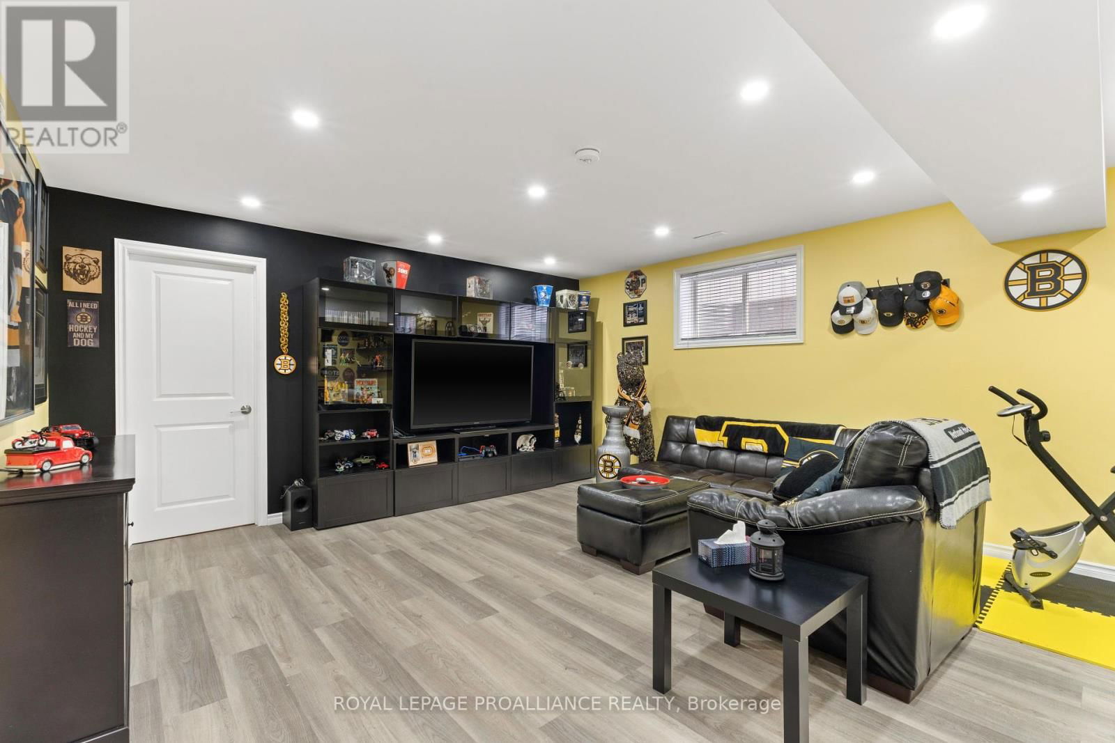90 ALDERSGATE DRIVE Image 35