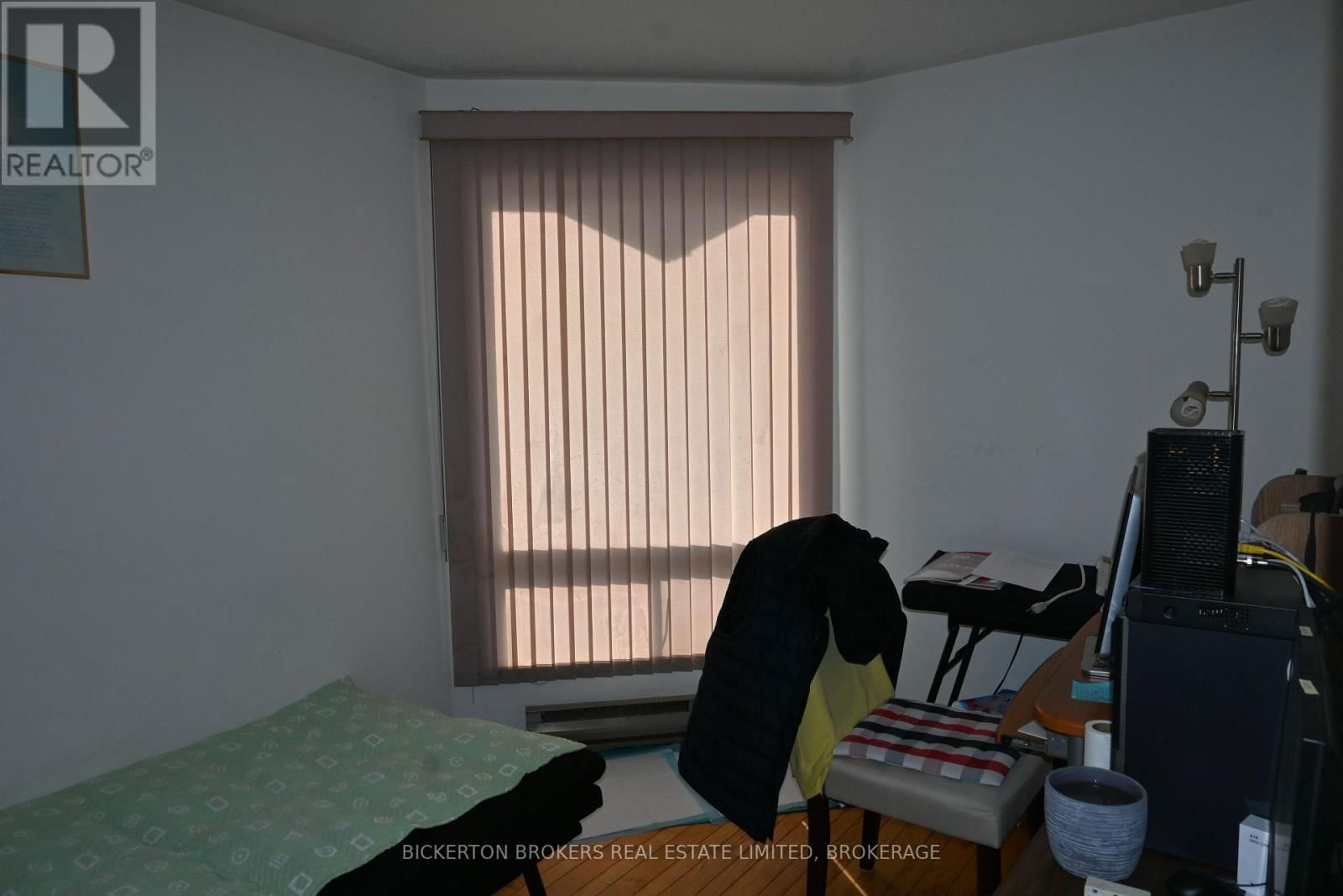 400 KING STREET WEST Image 12