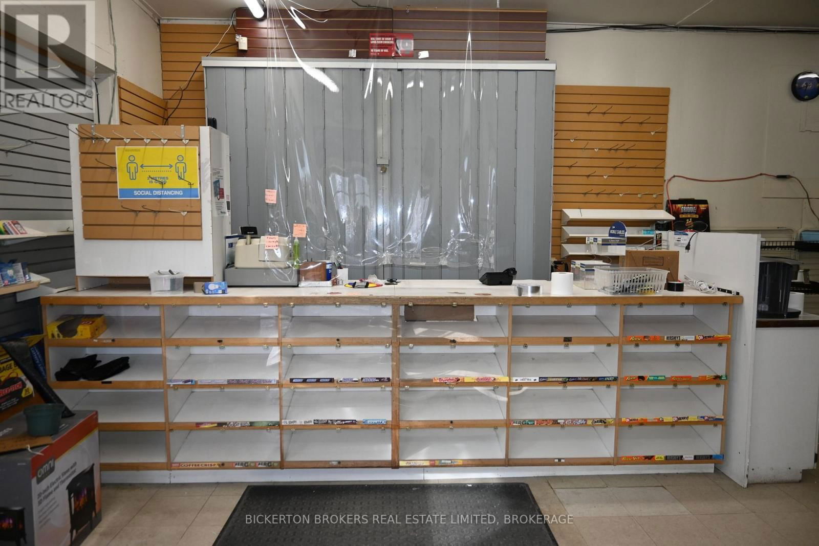 400 KING STREET WEST Image 19