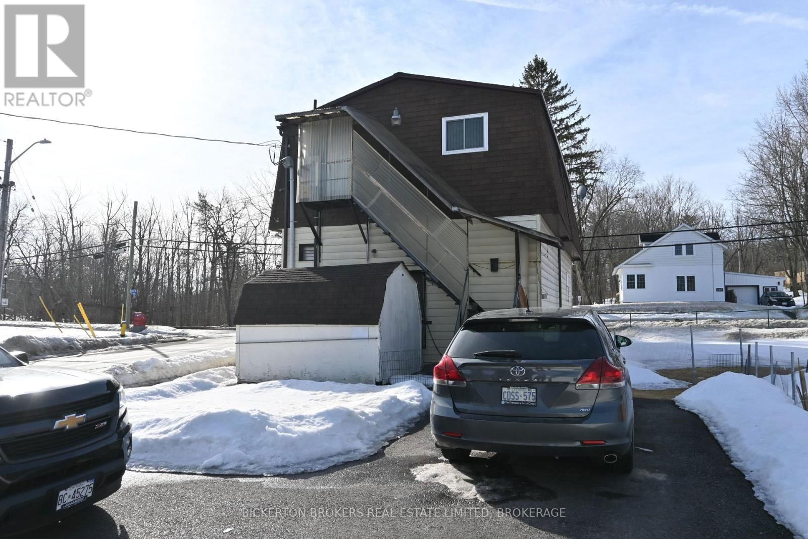 400 KING STREET WEST Image 2
